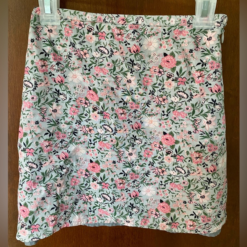 Silky Hartstrings floral skirt size 7